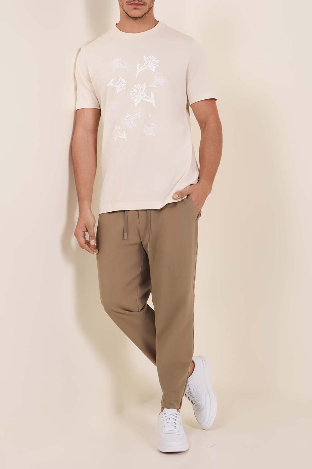 מכנסיים צרים